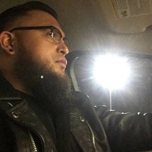 Meet your Posher, Johnthomas - Picture 1 of 1